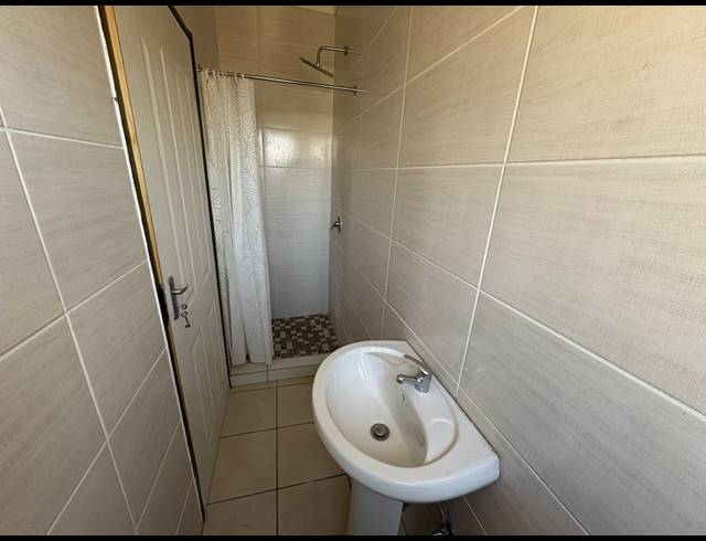 1 BEDROOM FLAT RENTED IN BEDWORTH PARK